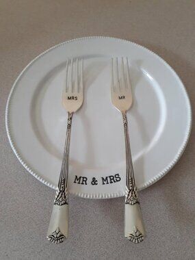 MUD PIE - Mr & Mrs Cake Plate, Fork Set & Serving Utensils